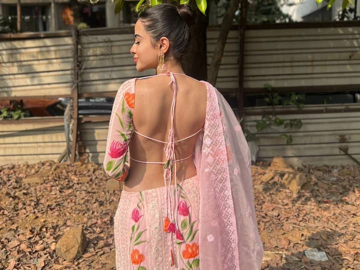 Uorfi Javed Takes A Dig At Chitra Wagh, Calls Her 'Meri Saasu'
